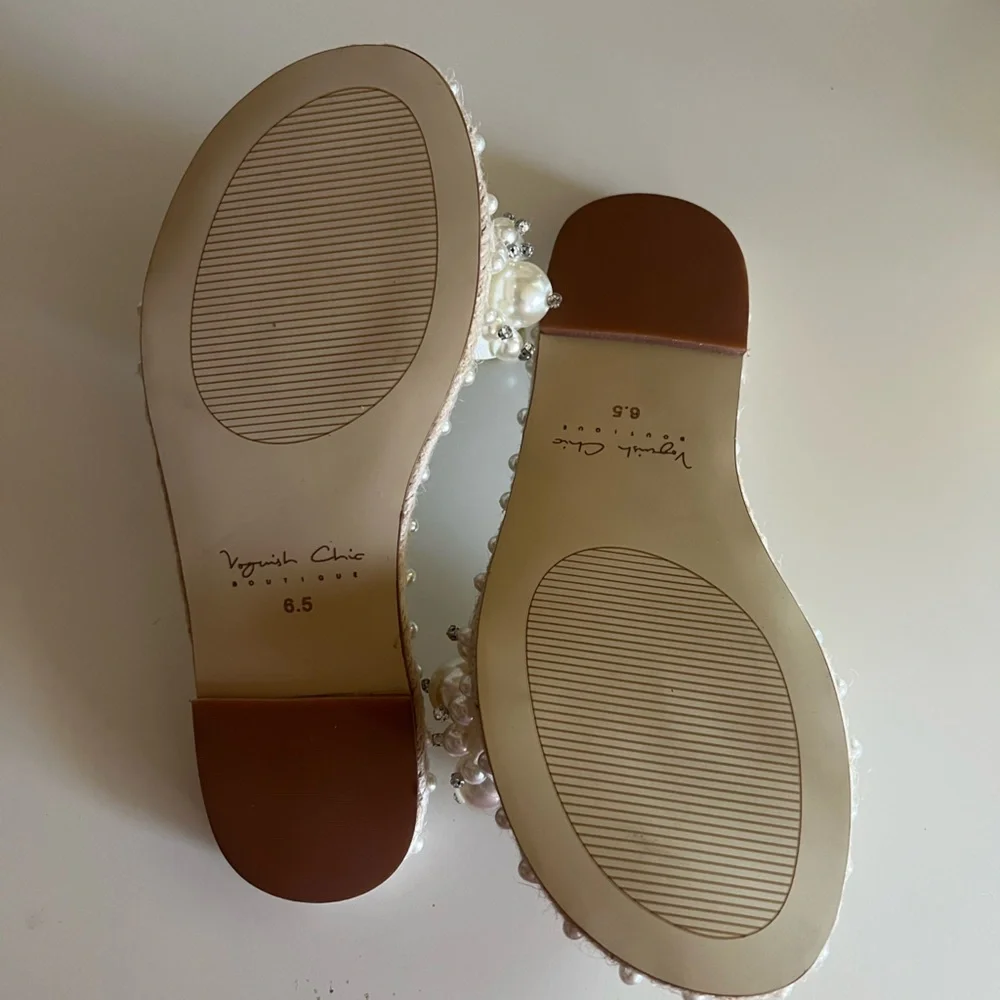 Voguish Chic Boutique - Pearl Embellished Women's Slippers - Cream (Size 6.5) - Picture 4 of 4